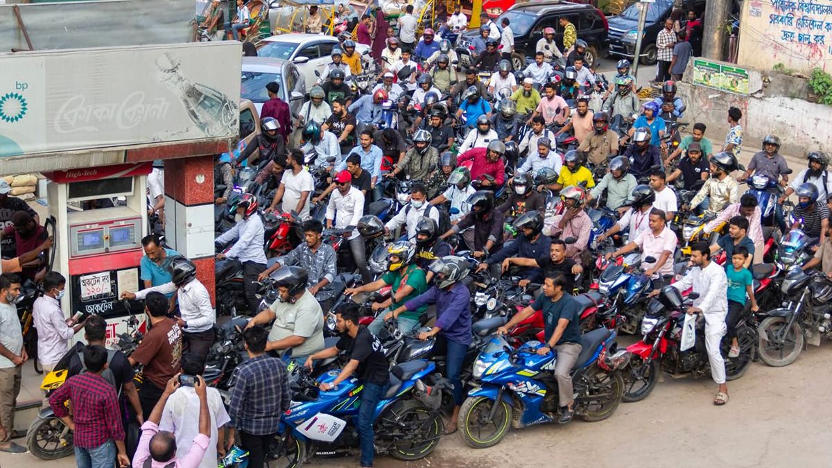 নারায়ণগঞ্জে ছয় দিন পর জ্বালানি সরবরাহ শুরু