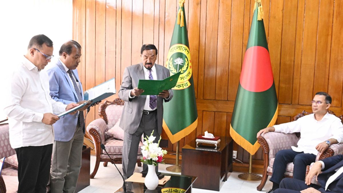 শপথ নিলেন নবনির্বাচিত দুই এমপি