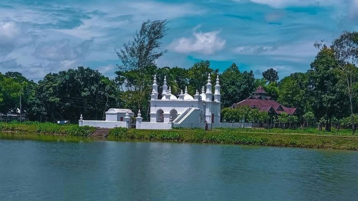  জীবন্ত ইতিহাসের সাক্ষী  জকিগঞ্জের সাজিদ রাজার বাড়ি