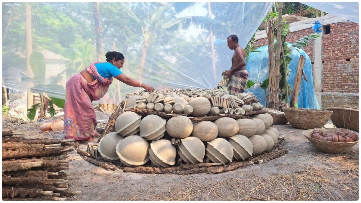 প্লাস্টিকের দাপটে অস্তিত্ব সংকটে নিকলীর মৃৎশিল্প