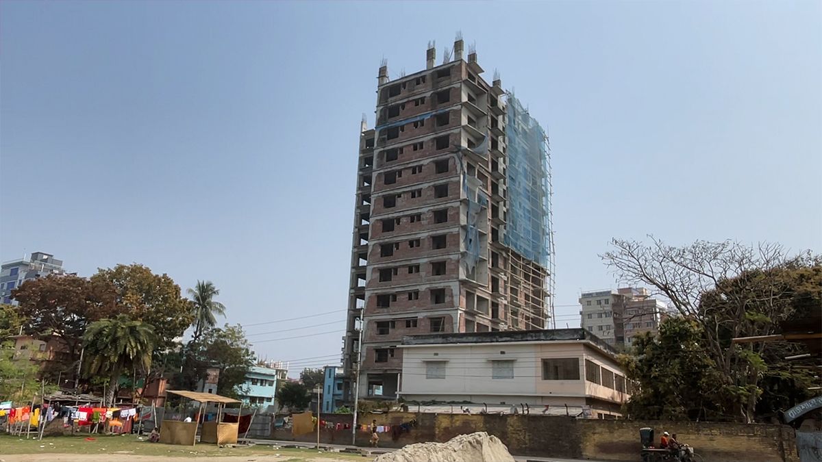 রাজশাহীতে খাসজমিতে ৩২ আমলার ফ্ল্যাট বাণিজ্য