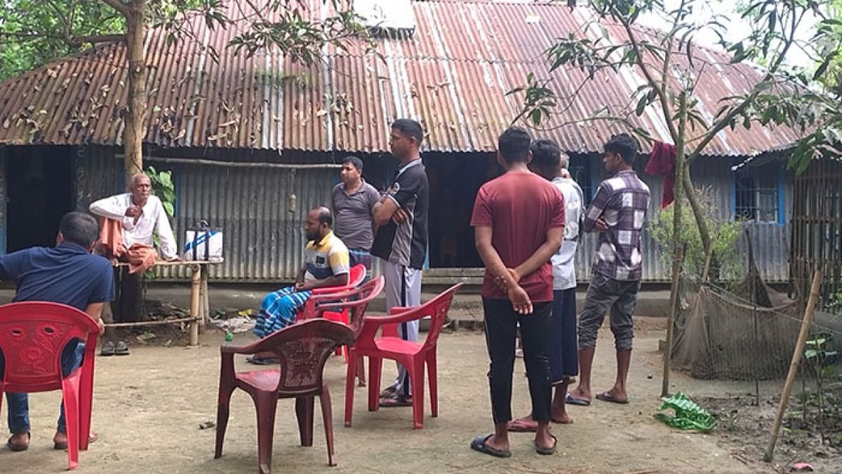 বছরে একই বাড়িতে ৭ বার ডাকাতি, নিঃস্ব নির্মল বিশ্বাস