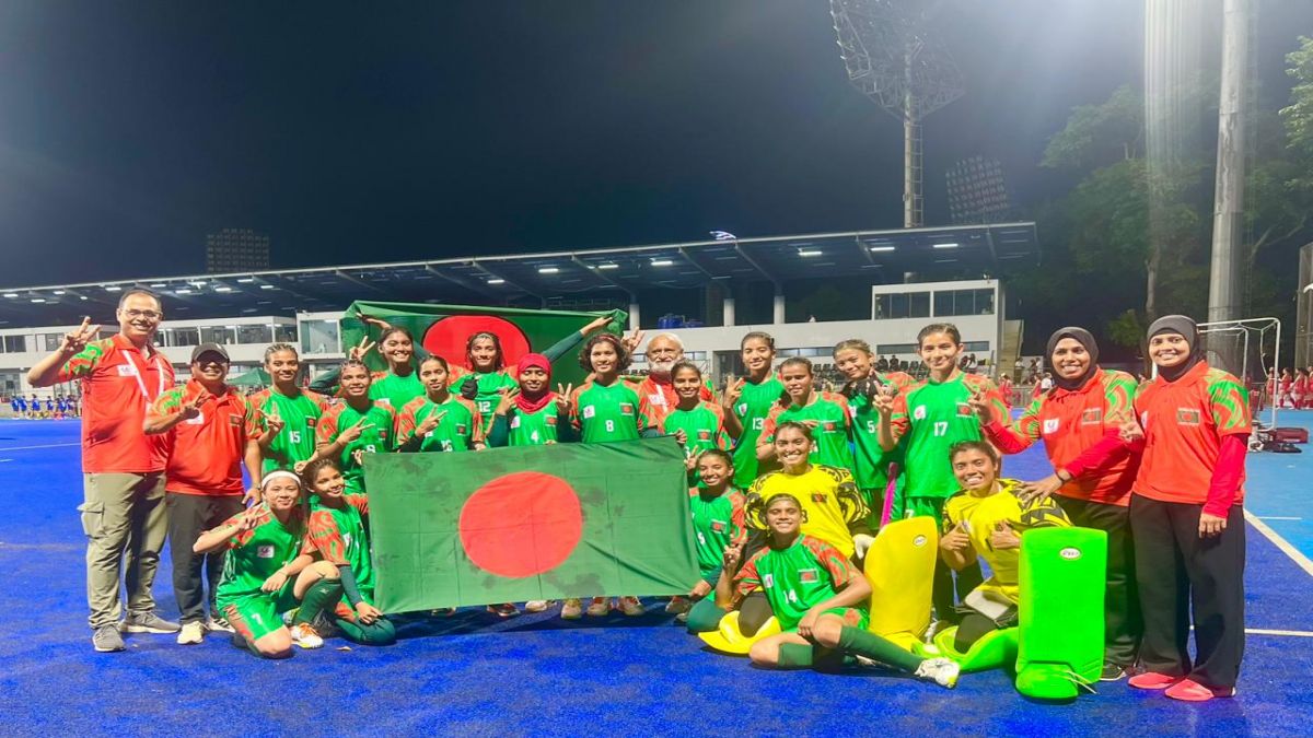 অভিষেকেই অবিস্মরণীয় কীর্তিগাঁথা