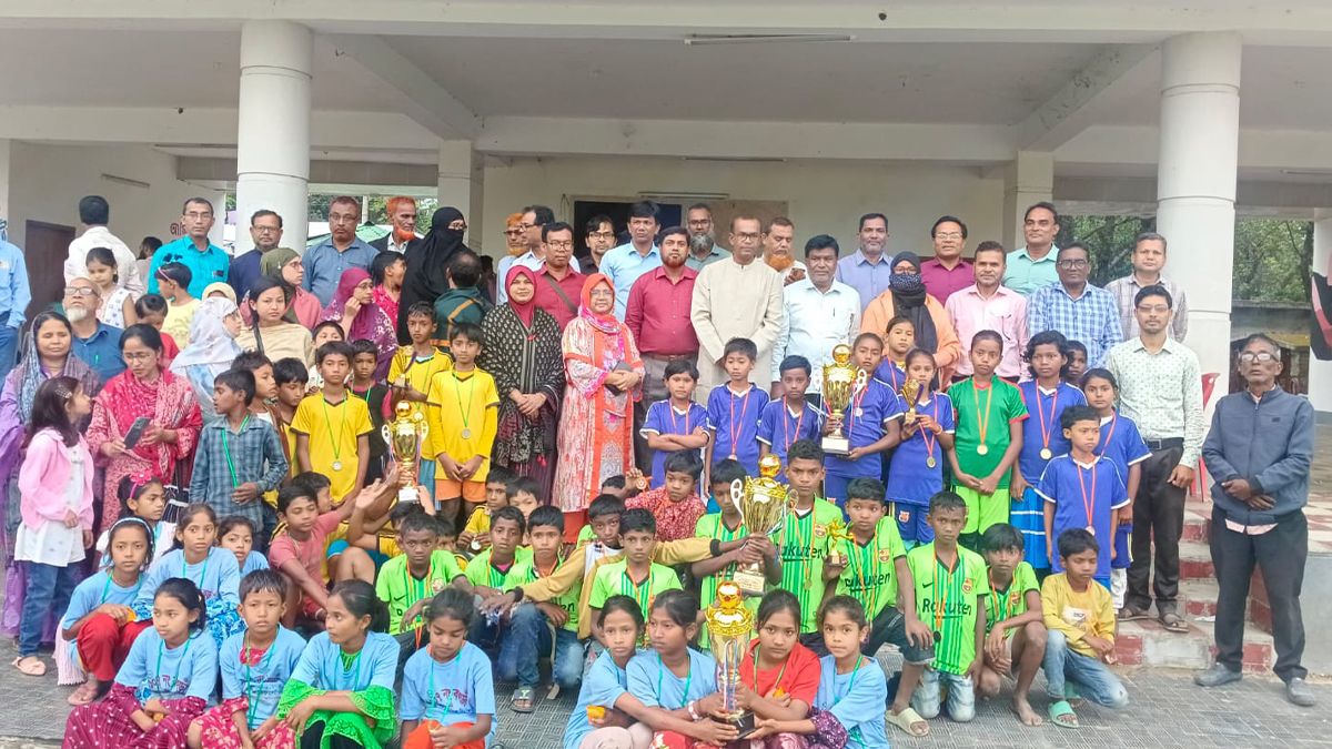 পীরগঞ্জে প্রাথমিক বিদ্যালয় গোল্ডকাপ ফুটবল টুর্নামেন্টের ফাইনাল