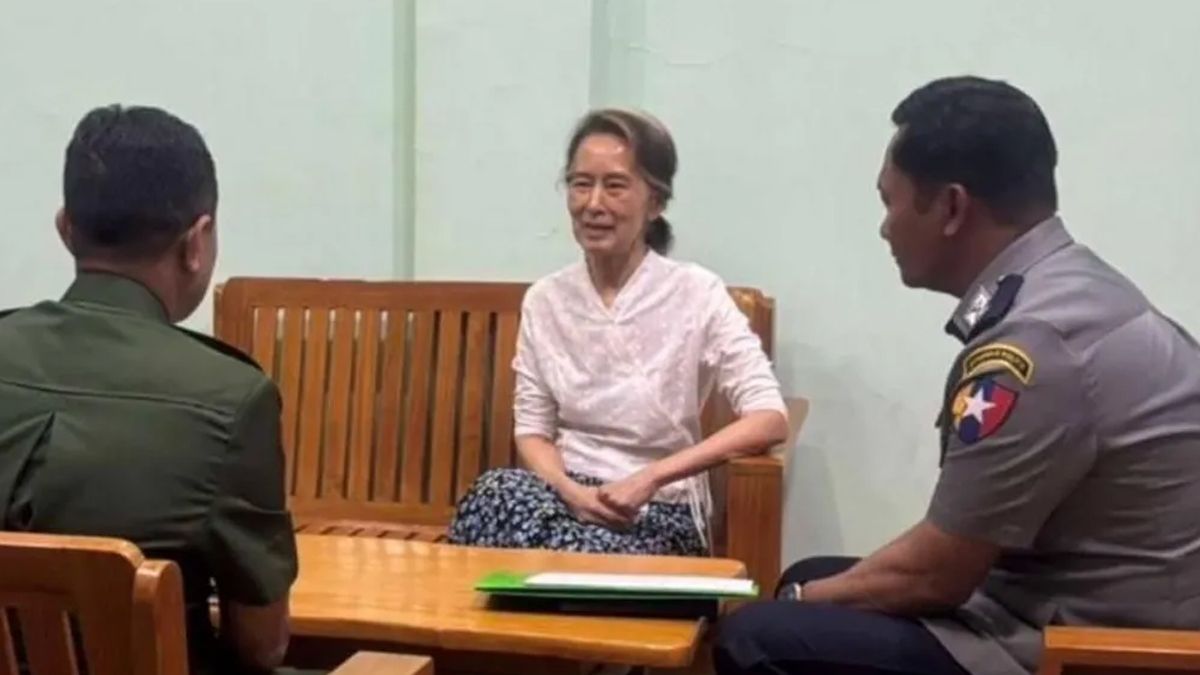 কারাগার থেকে গৃহবন্দি হলেন অং সান সু চি