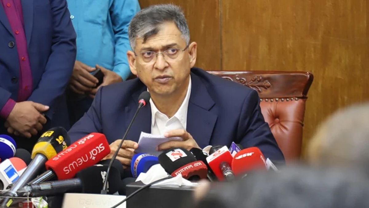 ১৬ ডিআইজিকে বাধ্যতামূলক অপসারণের বিষয় যা বললেন স্বরাষ্ট্রমন্ত্রী