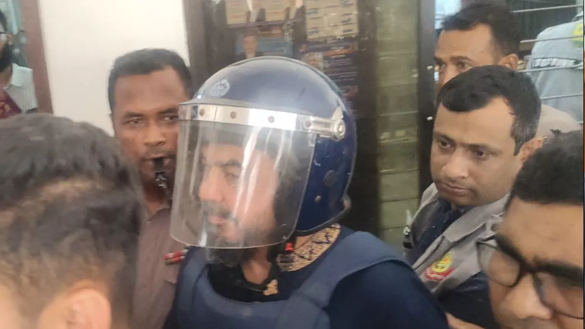 ৪১ দিনের রিমান্ড শেষে কারাগারে আফজাল নাছের 