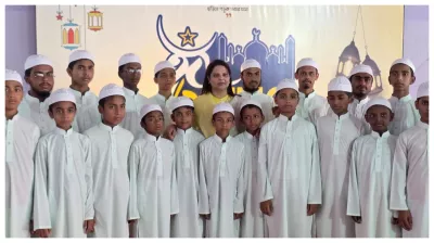 এতিম ও দুস্থ শিশুদের সঙ্গে ডিসি ফরিদা খানমের ঈদ উদযাপন