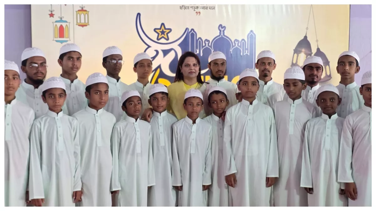 এতিম ও দুস্থ শিশুদের সঙ্গে ডিসি ফরিদা খানমের ঈদ উদযাপন