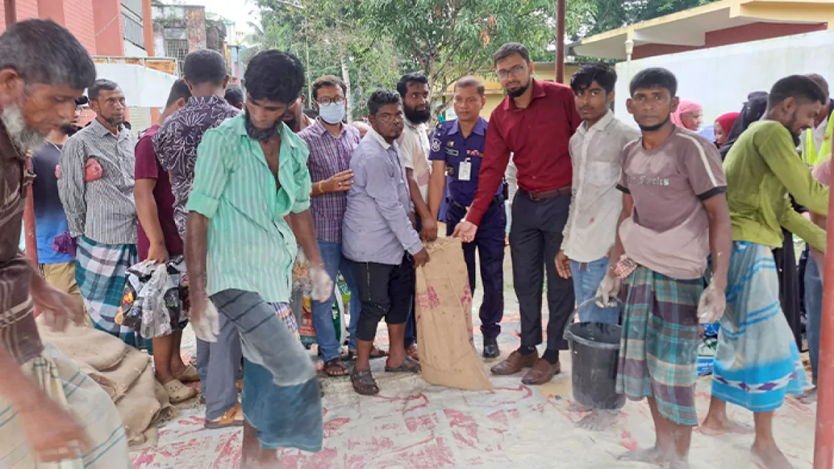 ঈদুল আযহা উপলক্ষে বিশ্বনাথ পৌরসভায় ভিজিএফের চাল বিতরণ