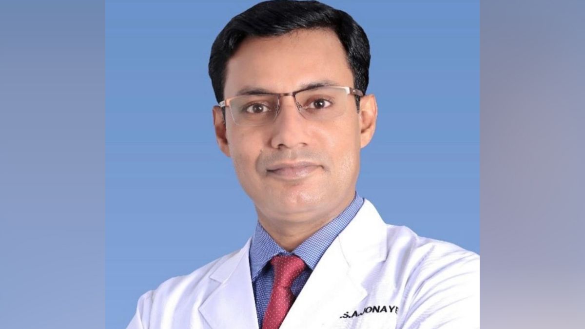 স্কোলিওসিস গবেষণার সর্বোচ্চ ফেলোশিপ পেলেন ডা. শরীফ আহমেদ 