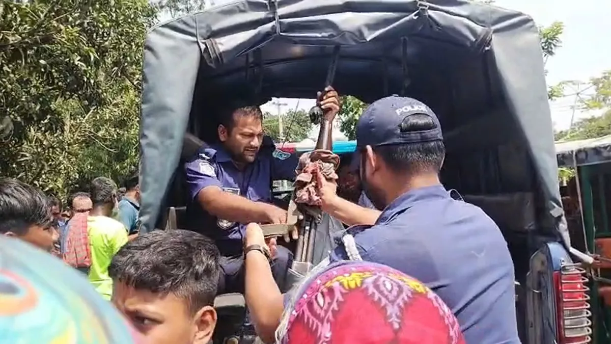 দিনাজপুরে নানার বাড়ি যাওয়ার পথে বাসের ধাক্কায় এক শিক্ষার্থীর মৃত্যু