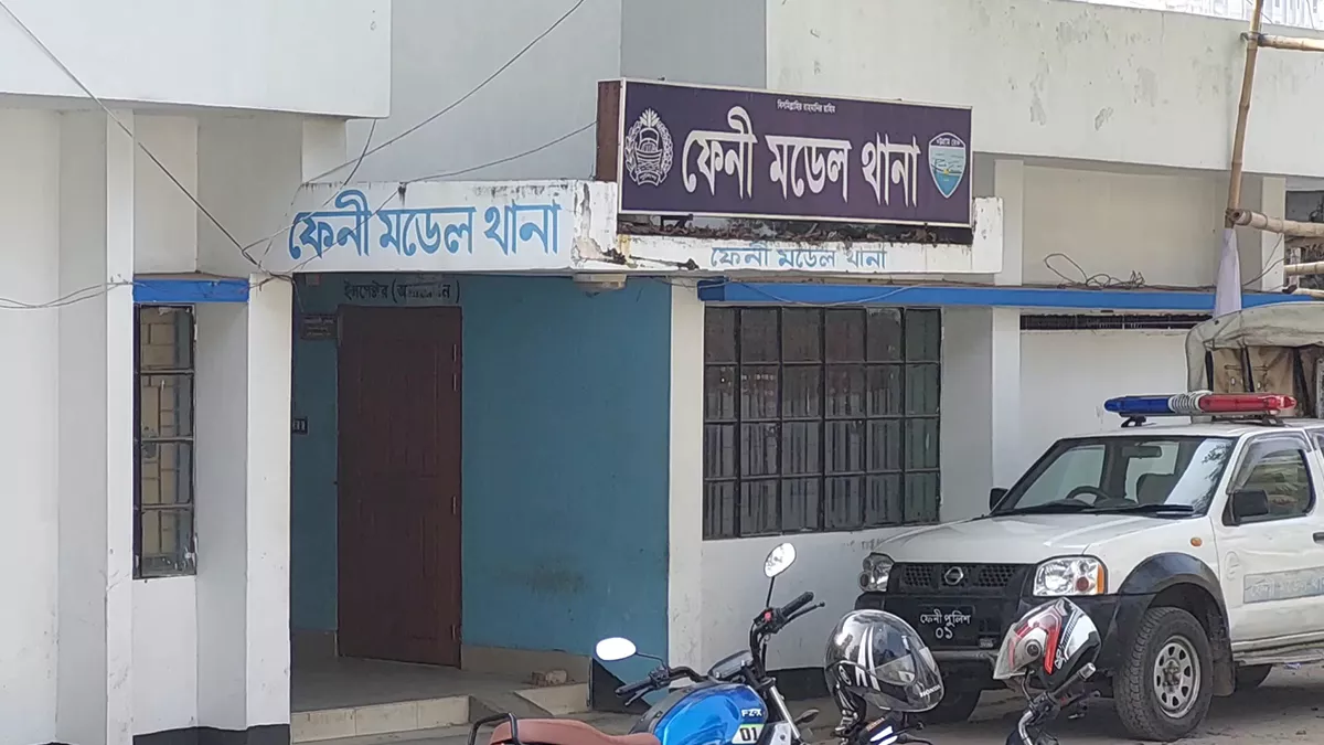 অস্ত্রের মুখে জিম্মি করে ব্যবসায়ীর গরু ছিনতাই