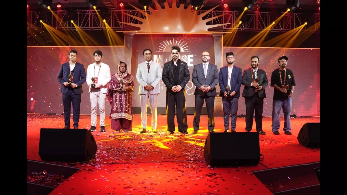 অবহেলিতদের পাশে দাঁড়ানো ছয় 'চেঞ্জমেকার’ পেলেন আবুল খায়ের গ্রুপের সম্মাননা
