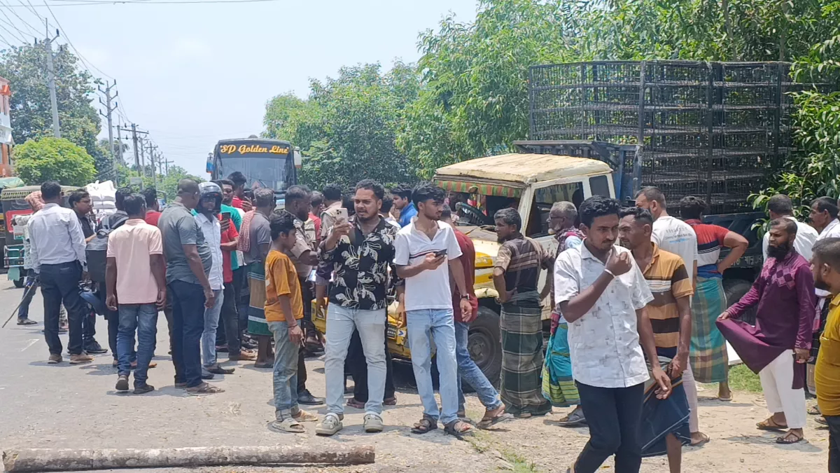 নড়াইলে পিকআপ ভ্যান ও ট্রাক্টরের সংঘর্ষে নিহত ১
