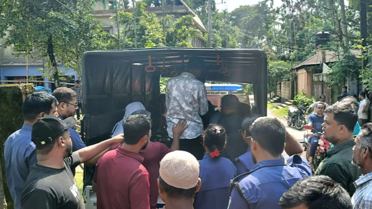 ভারত থেকে অবৈধ অনুপ্রবেশ, নারী-শিশু পুরুষসহ আটক ১৪
