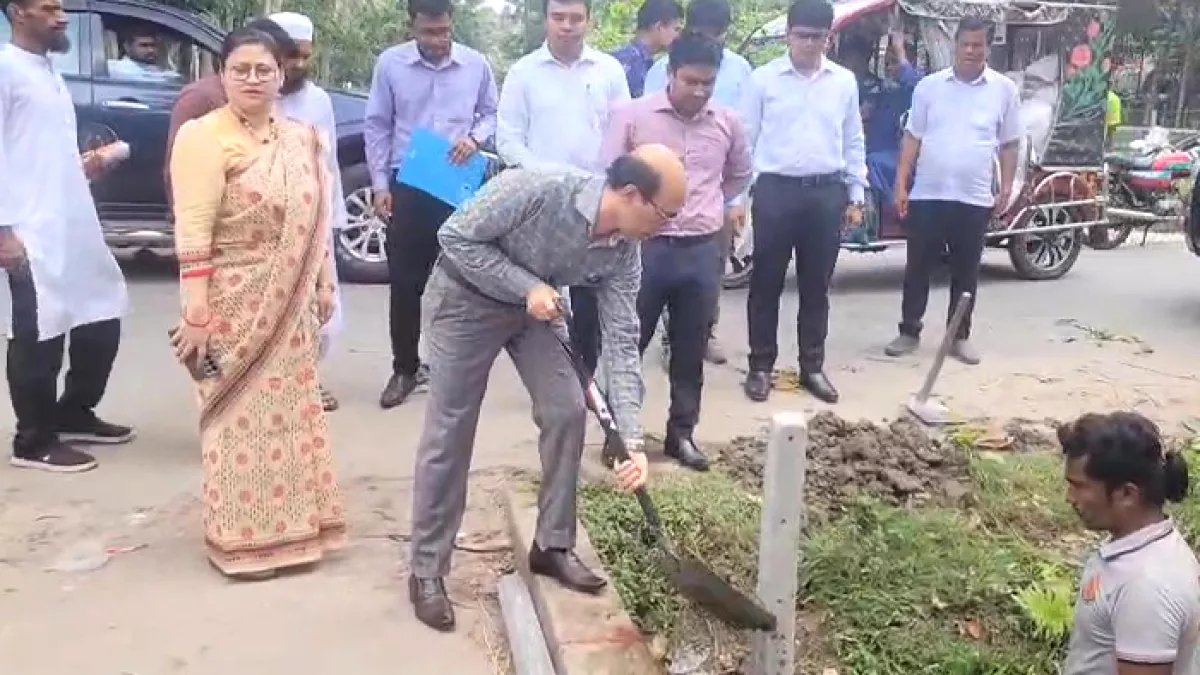 ঝালকাঠিতে ৯ খালের সীমানা পিলার স্থাপন কাজের উদ্বোধন