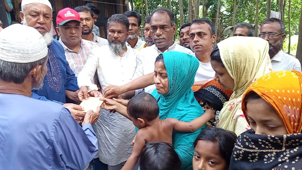 চার কন্যাকে রেখে নিহত ট্রলারচালকের পরিবারের পাশে প্রতিমন্ত্রী