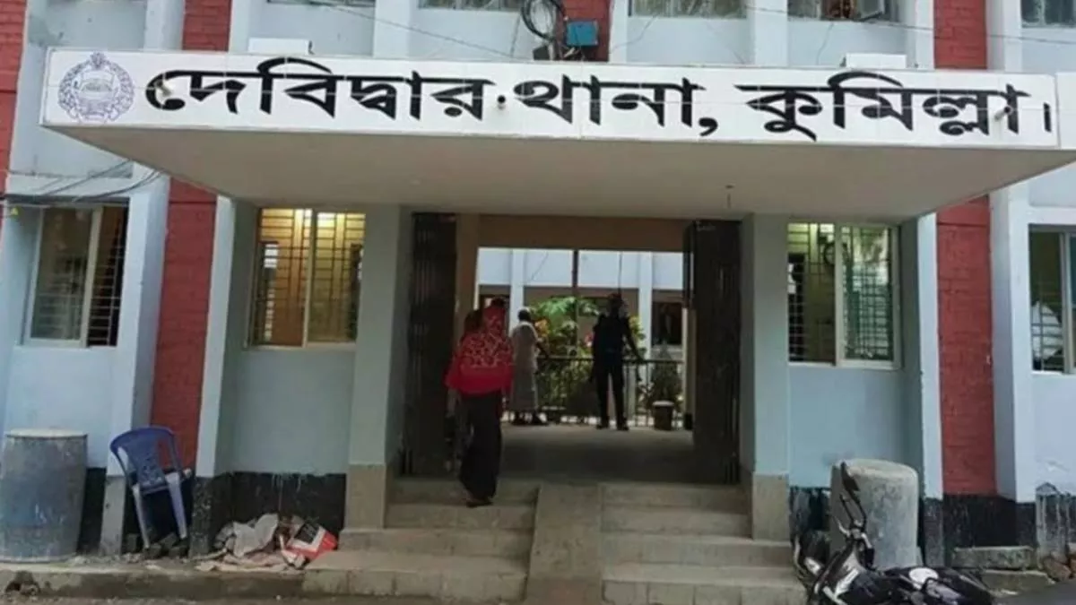 জমির টাকা ভাগাভাগি নিয়ে বাবাকে পিটিয়ে হত্যার অভিযোগে ছেলে গ্রেপ্তার