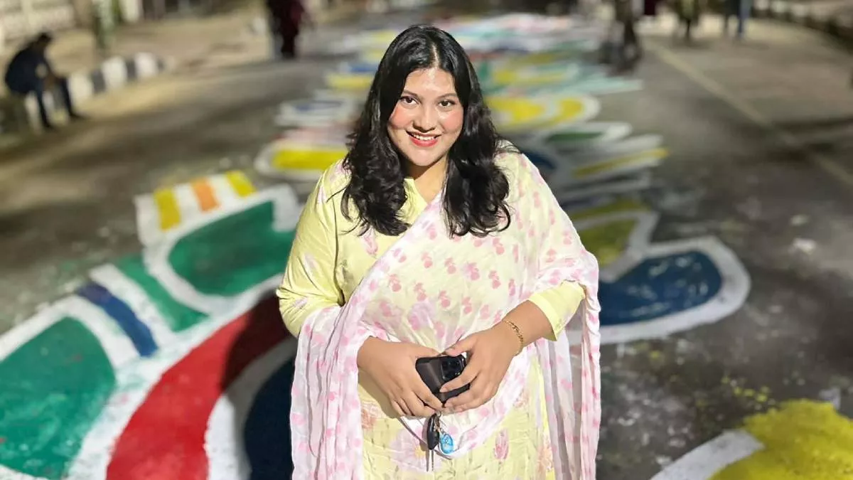দেশে পৌঁছেছে কারিনা কায়সারের মরদেহ