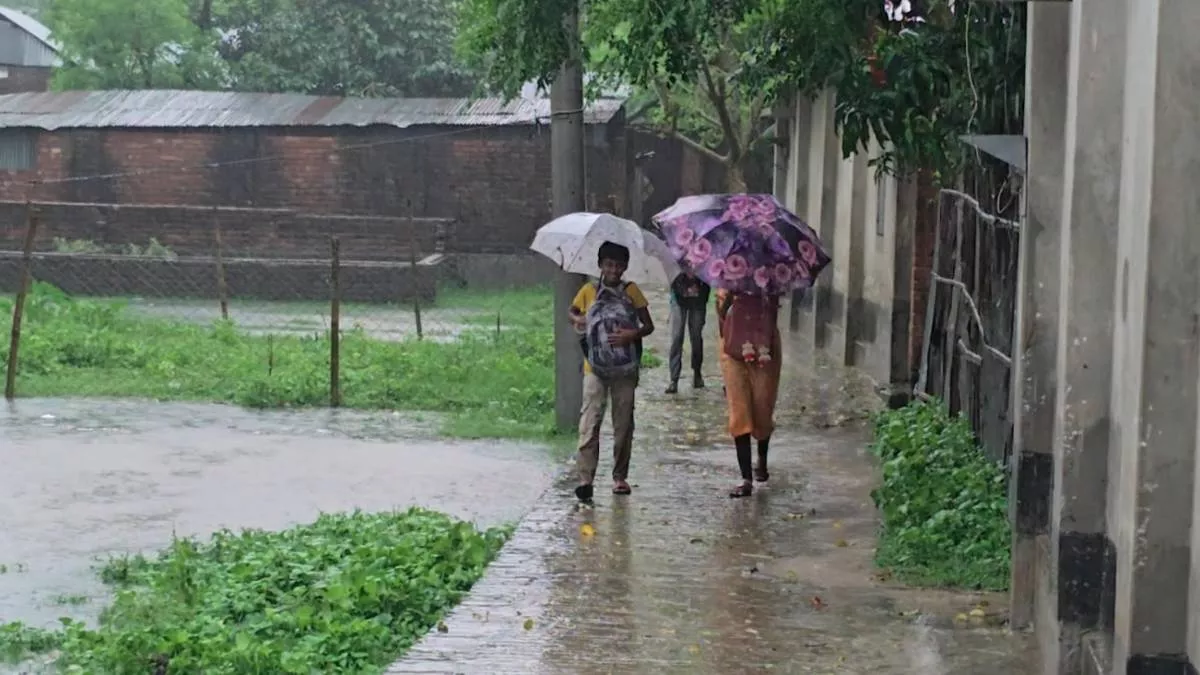 হিলিতে ৩ ঘণ্টায় ৯৮ মিলিমিটার বৃষ্টিপাত