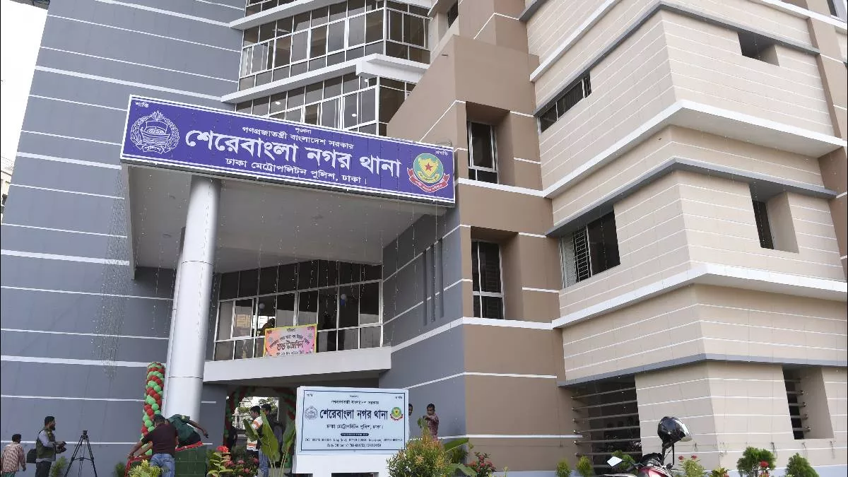 রাজধানীতে ছিনতাইকারীর কবলে সাংবাদিক, পুলিশের ভাষ্য ‘আমরা কী করব’