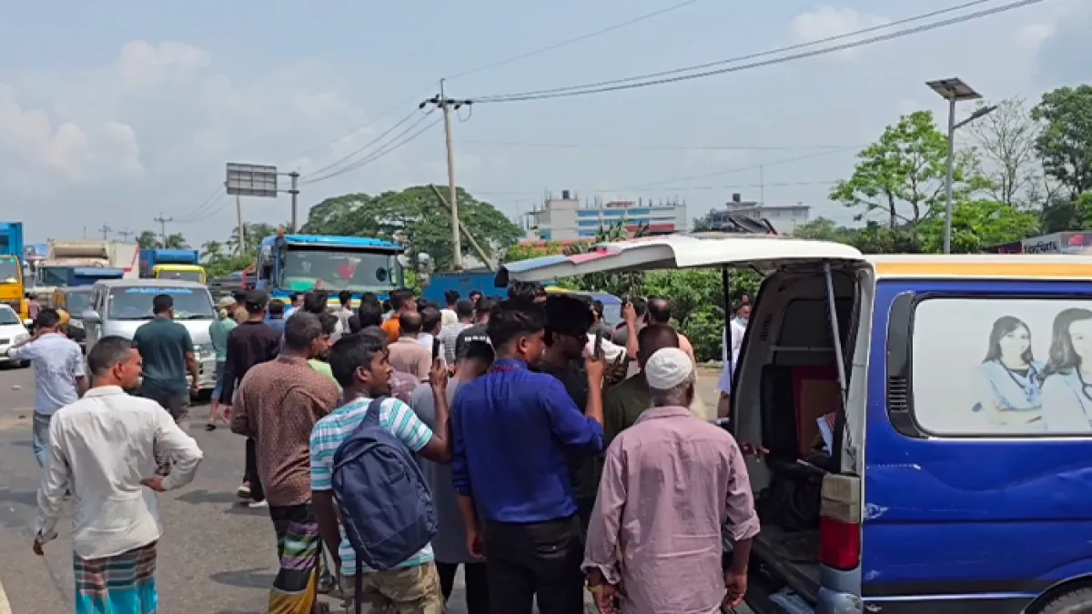 চাঁদা না দেওয়ায় চালককে হত্যা, প্রতিবাদে মহাসড়ক অবরোধ