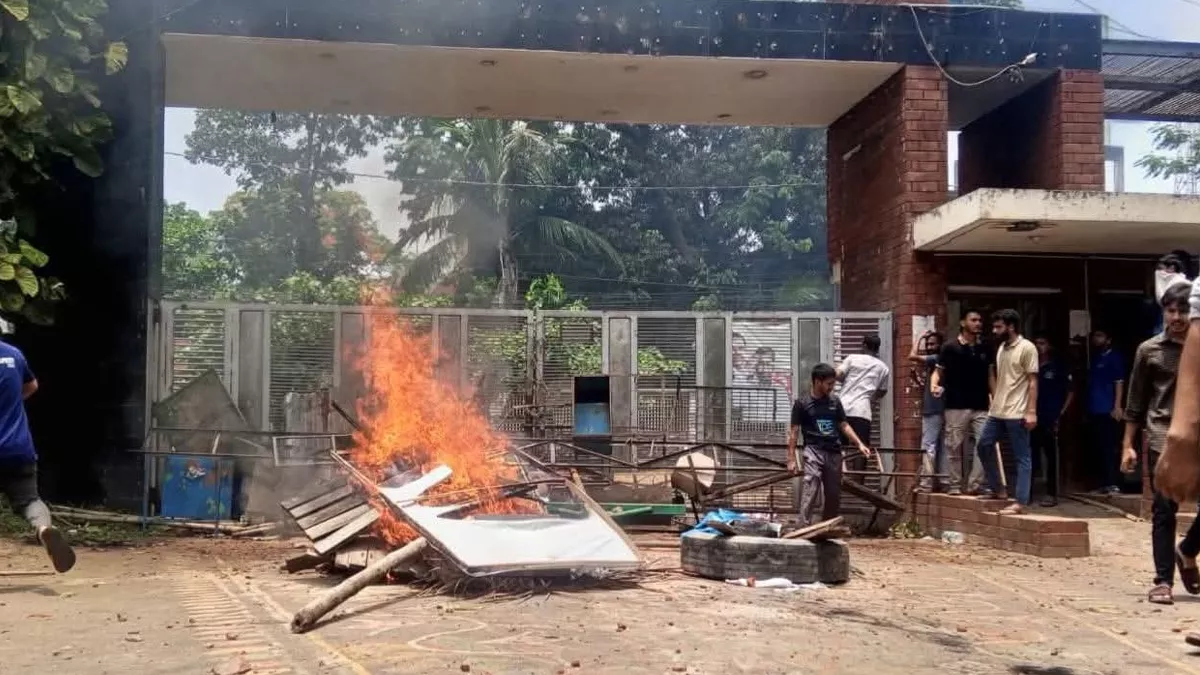 ডুয়েটে নতুন ভিসি নিয়োগ ঘিরে সংঘর্ষ, আহত ২০