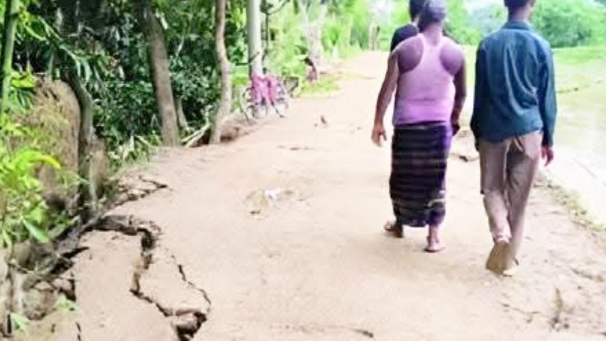 বন্যার ক্ষত না শুকাতেই ফের প্লাবনের শঙ্কায় ফেনী