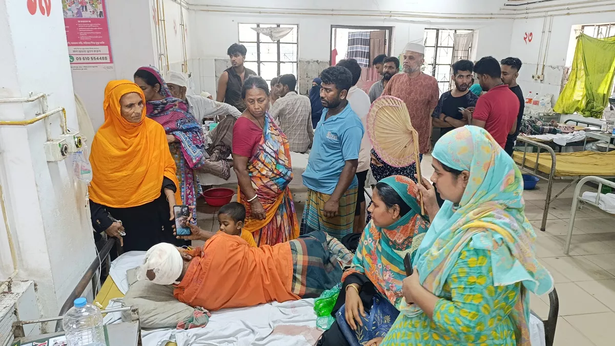 নড়াইলে মসজিদ কমিটি নিয়ে দুই গ্রুপের সংঘর্ষ, আহত ১২