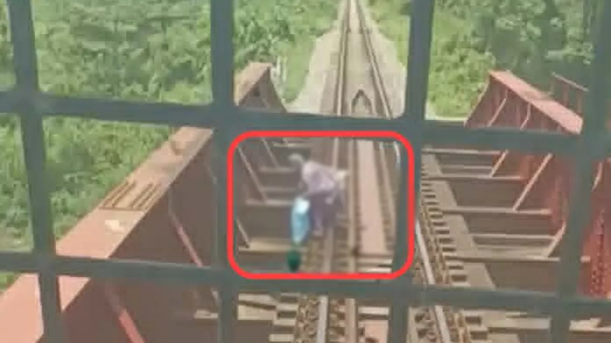 ভৈরবে ট্রেনে কাটা পড়ে অজ্ঞাত বৃদ্ধার মৃত্যু