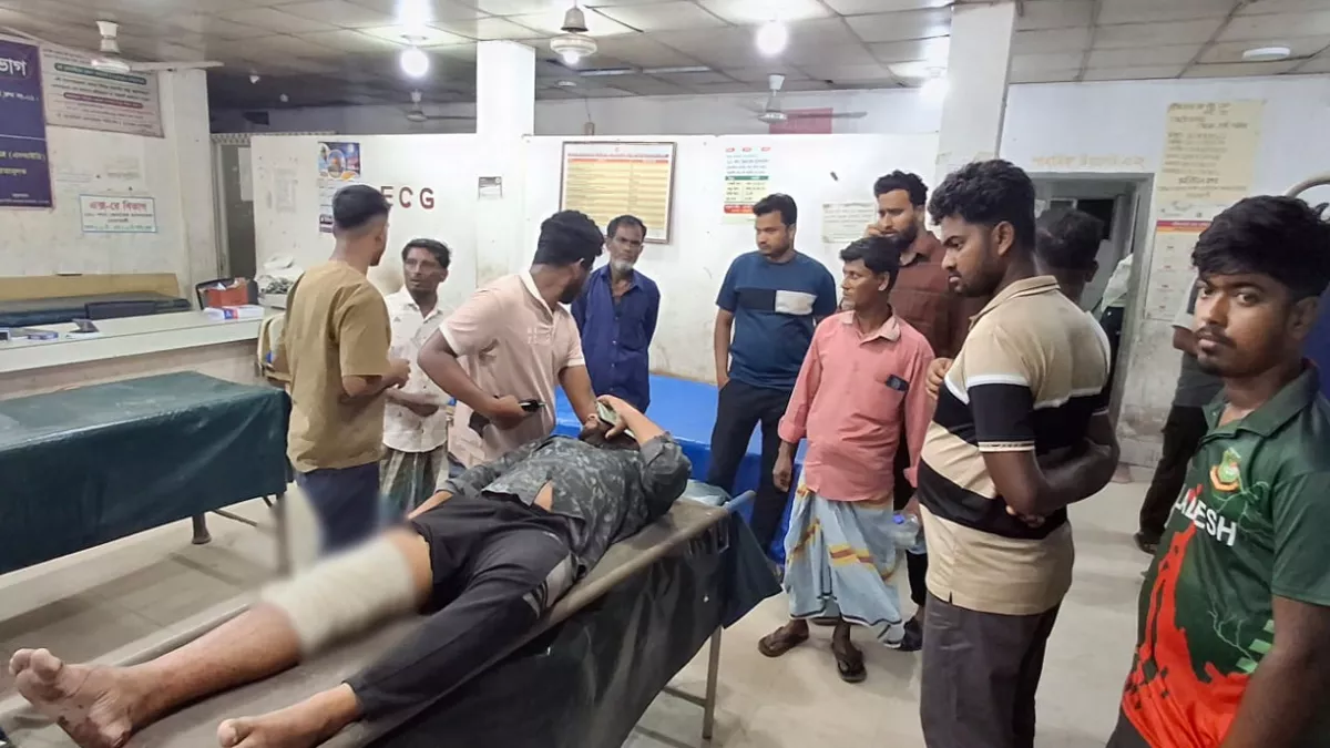 নোয়াখালীতে টর্চলাইট জ্বালিয়ে জামায়াত কর্মীকে গুলি