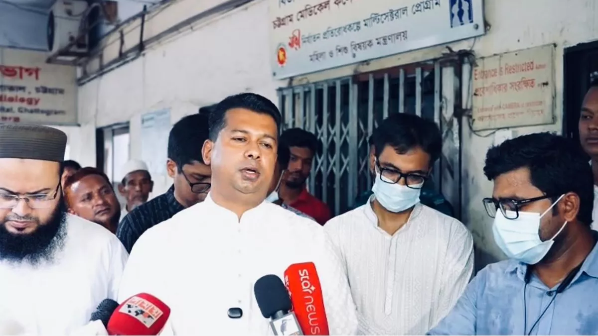 চট্টগ্রামে ধর্ষণচেষ্টার শিকার শিশুকে হাসপাতালে দেখতে গিয়ে যা বললেন ডিসি