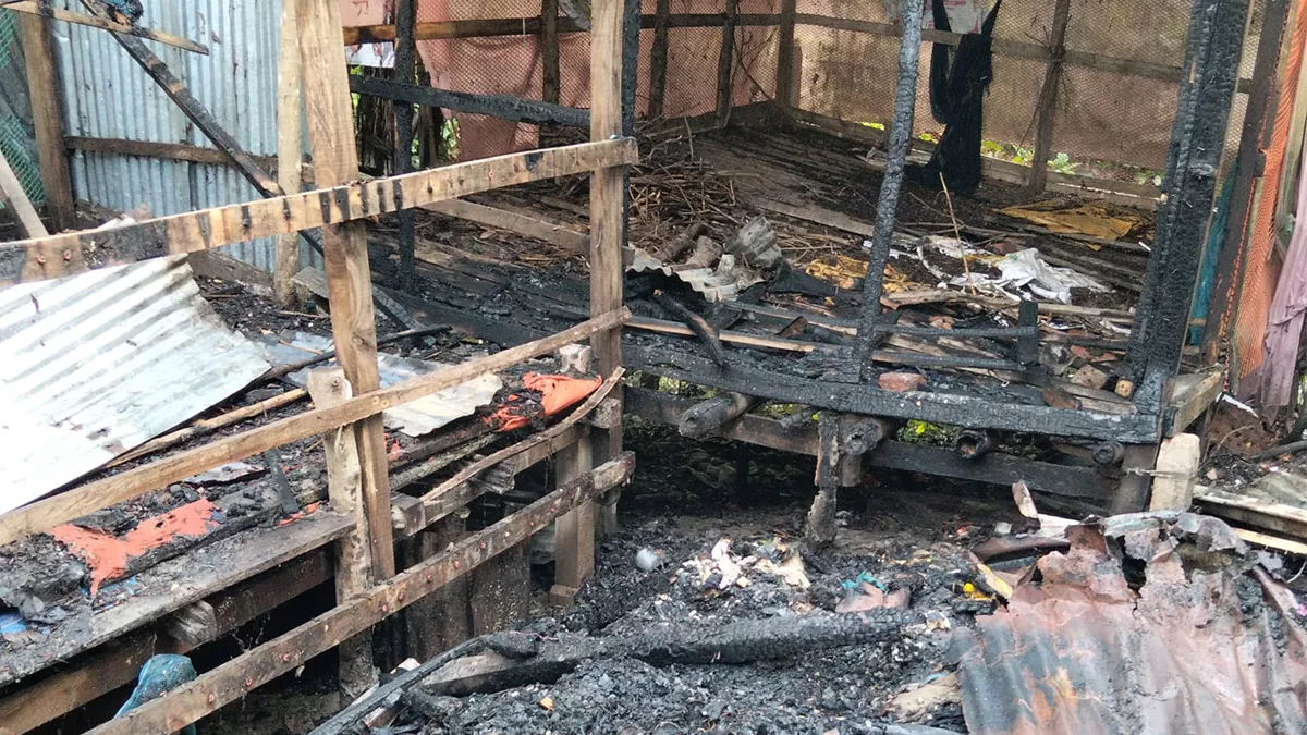 উজিরপুরে গভীর রাতে বিএনপি নেতার দোকানে অগ্নিসংযোগ