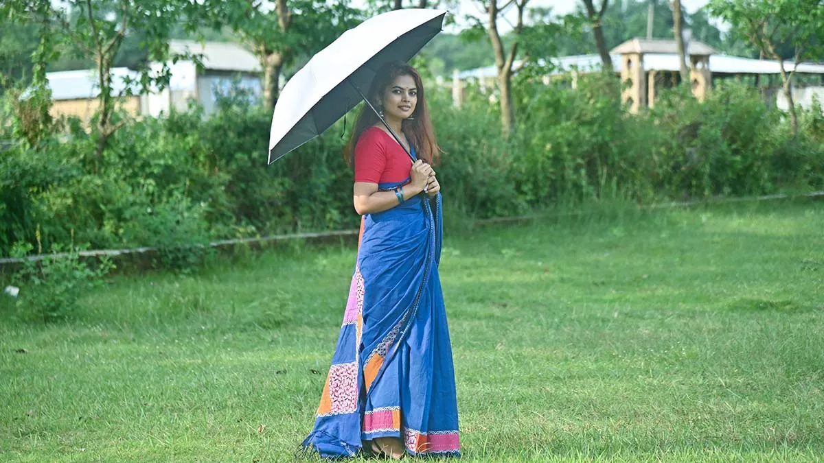 টাপুর টুপুর বৃষ্টি পড়ে 