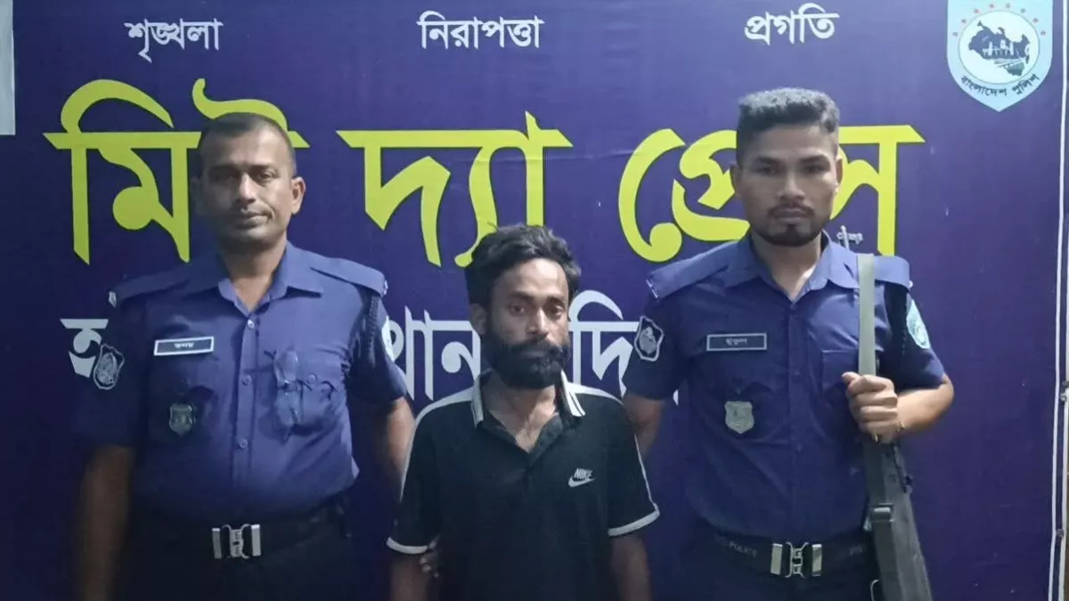 পতাকা বৈঠকের মাধ্যমে বাংলাদেশিকে ফেরত দিল বিএসএফ