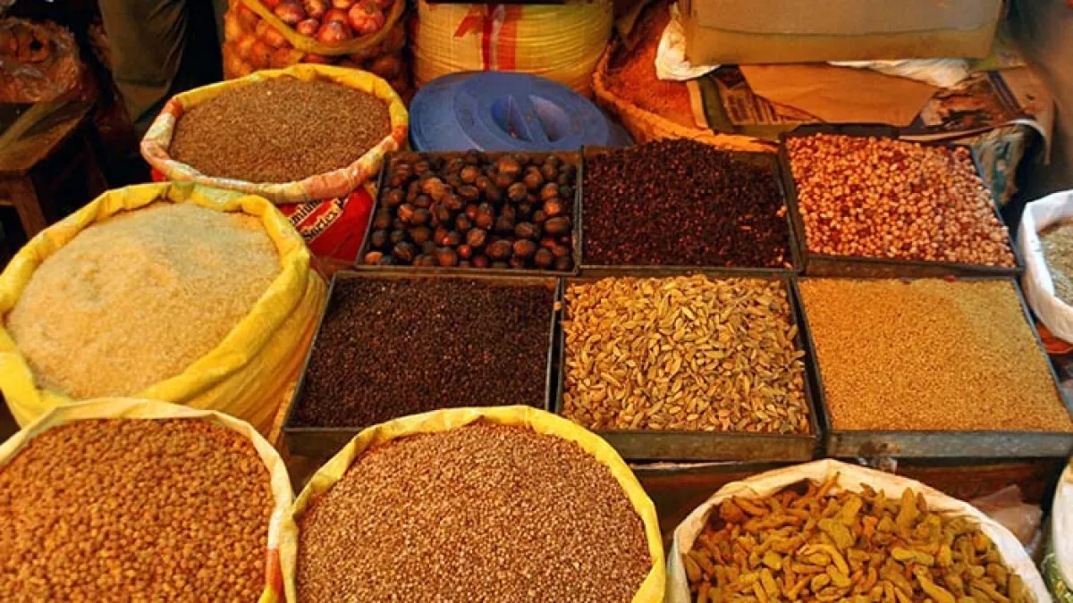 বাজারে পর্যাপ্ত মসলা, দামে ক্রেতার অসন্তোষ