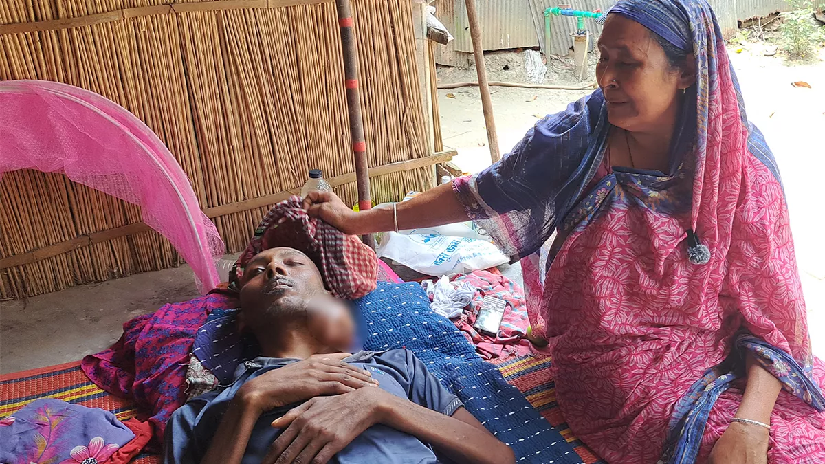 ‘মা-বাবার আগে ছেলের মৃত্যু হবে, এটা আমরা কীভাবে সহ্য করব?’