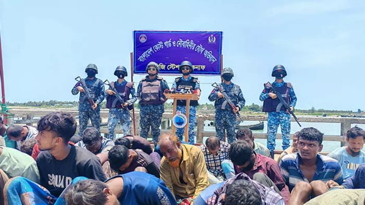 মিয়ানমারে পাচারকালে ২৪০০ বস্তা সিমেন্ট জব্দ, আটক ৩৩