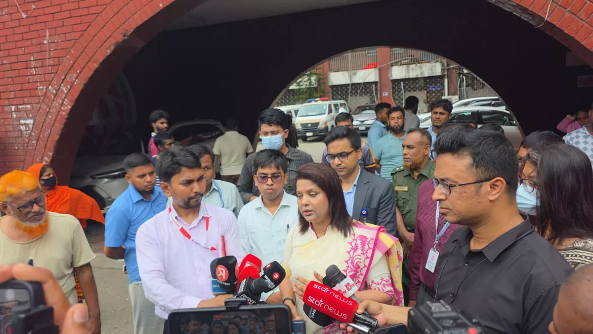 আইসিইউতে থাকা সেই শিশুর দায়িত্ব নিলেন ডিসি ফরিদা