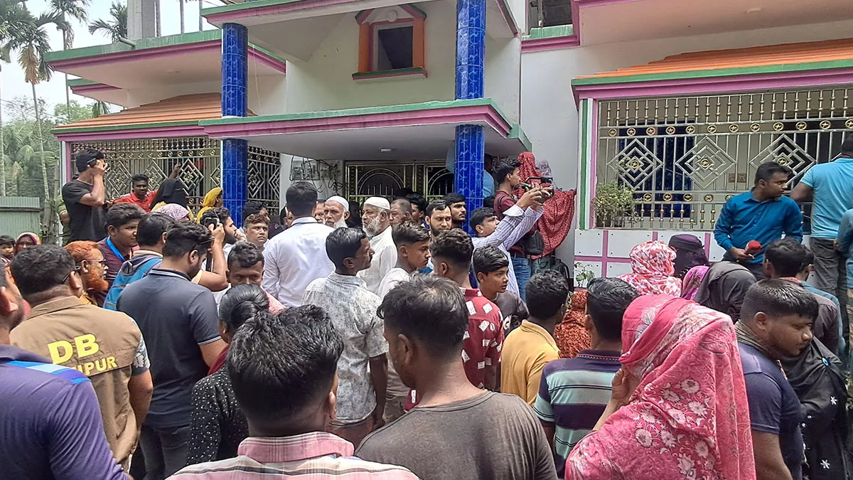 কাপাসিয়ায় একই পরিবারের পাঁচজনকে গলা কেটে হত্যা, স্বামী পলাতক