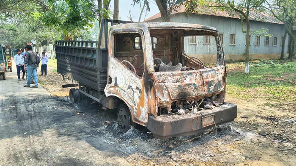 কালিয়াকৈরে গরুচোর সন্দেহে ৩ জনকে পিটিয়ে হত্যা