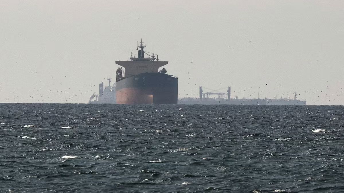 হরমুজে টোল দিলে নিষেধাজ্ঞা
