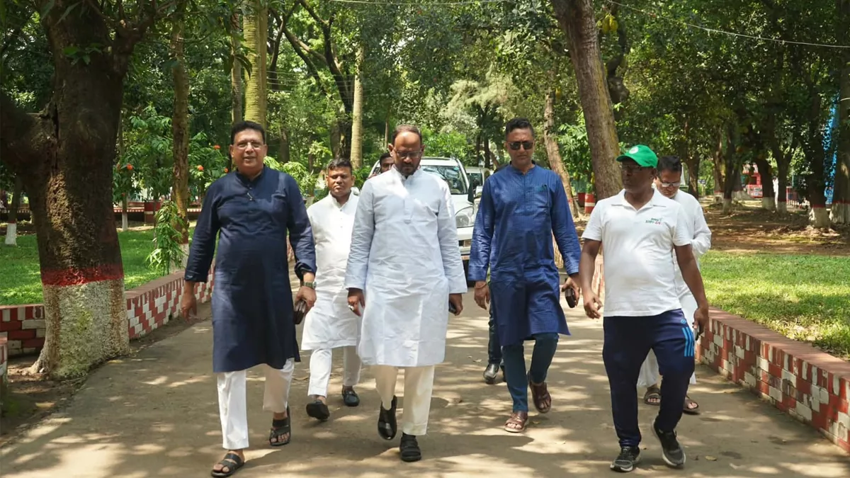 জাতীয় চিড়িয়াখানাকে আধুনিক ও দর্শনার্থীবান্ধব করার নির্দেশ প্রতিমন্ত্রীর