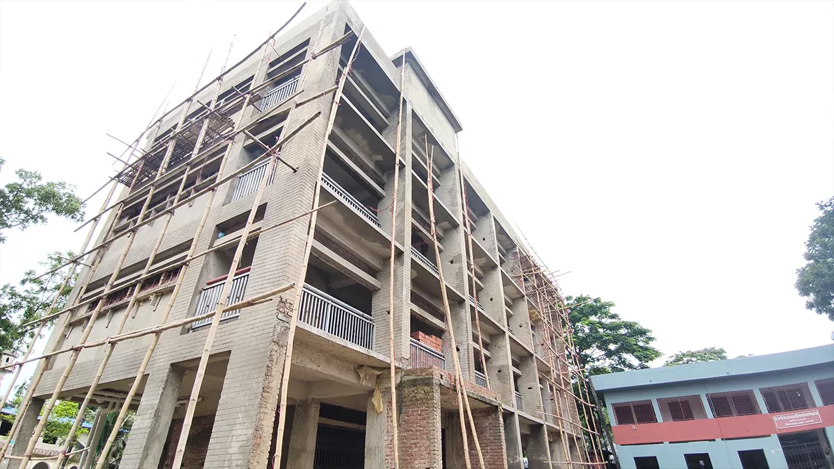 মহেশখালীতে বিদ্যালয় ভবন নির্মাণে অনিয়মের অভিযোগ