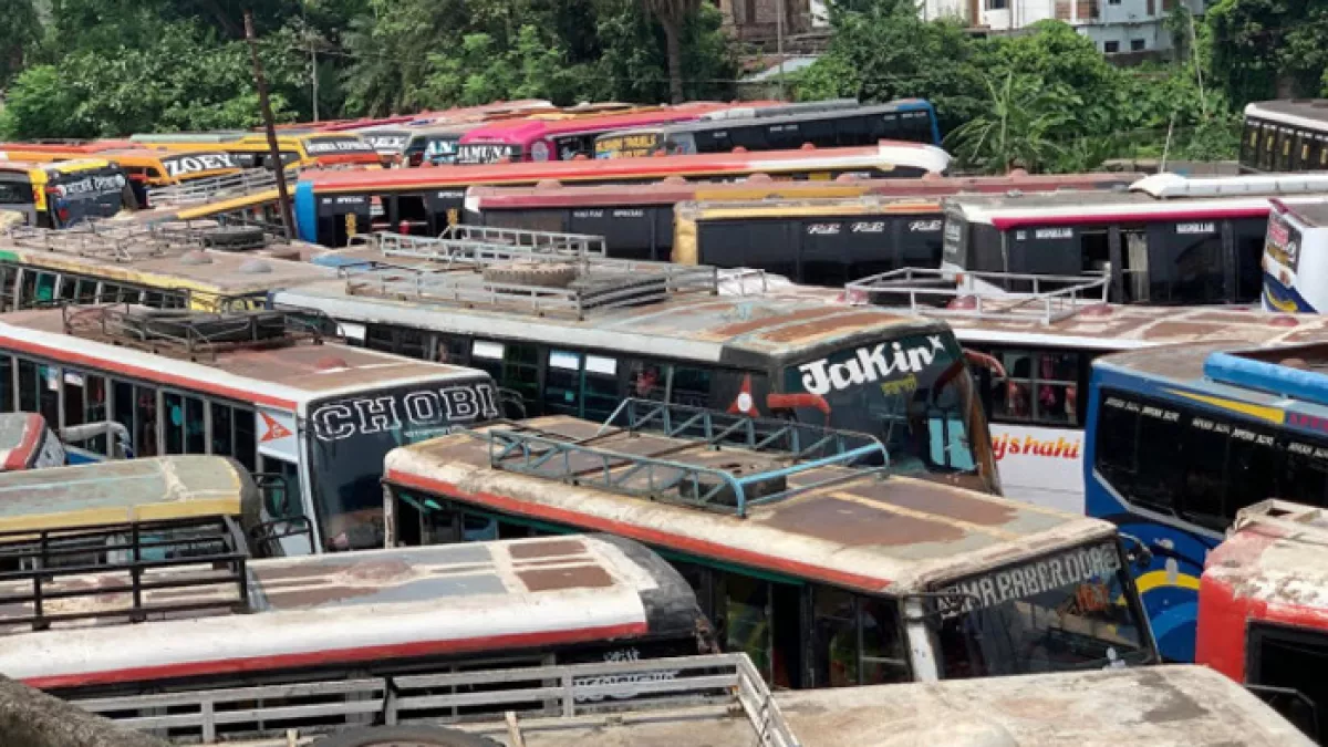 ১২ ঘণ্টা পর রাজশাহীর সঙ্গে সারা দেশের বাস চলাচল স্বাভাবিক