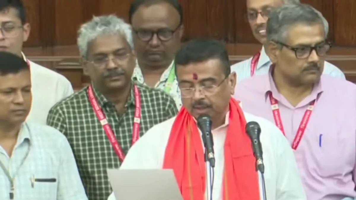 বিধানসভার সদস্য হিসাবে শপথ গ্রহণ শুভেন্দু অধিকারীর