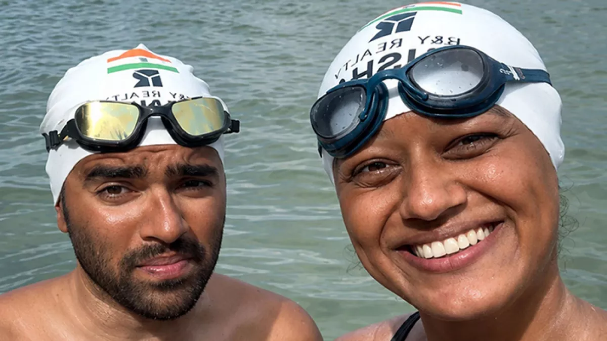 ১১ ঘণ্টায় শ্রীলঙ্কা থেকে সাঁতরে ভারতে গেলেন যুগল
