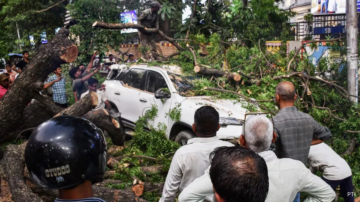 বন্যায় বিপর্যস্ত উত্তর প্রদেশ:  প্রাণহানি ১০০ ছাড়াল