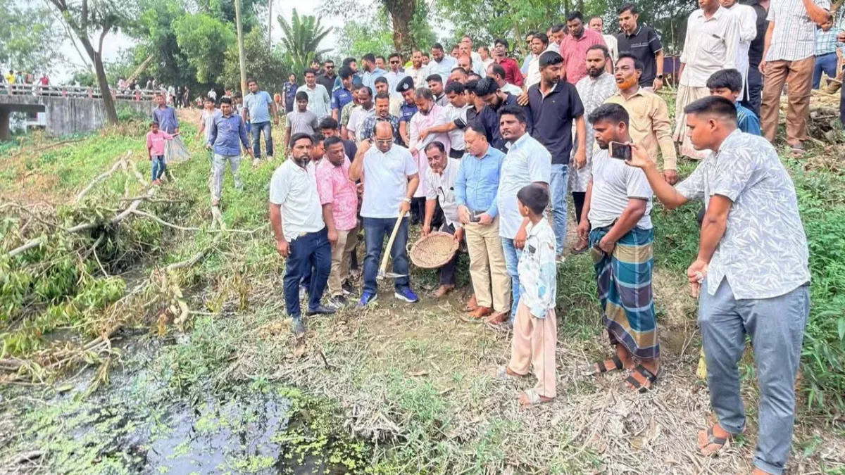 দোহাজারীতে খাল পুনঃখনন কর্মসূচির উদ্বোধন 